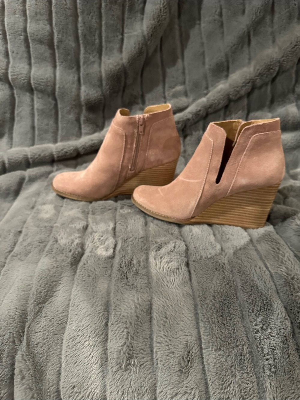 Lucky Brand Blush Suede Wedge Ankle Booties - Picture 3 of 3